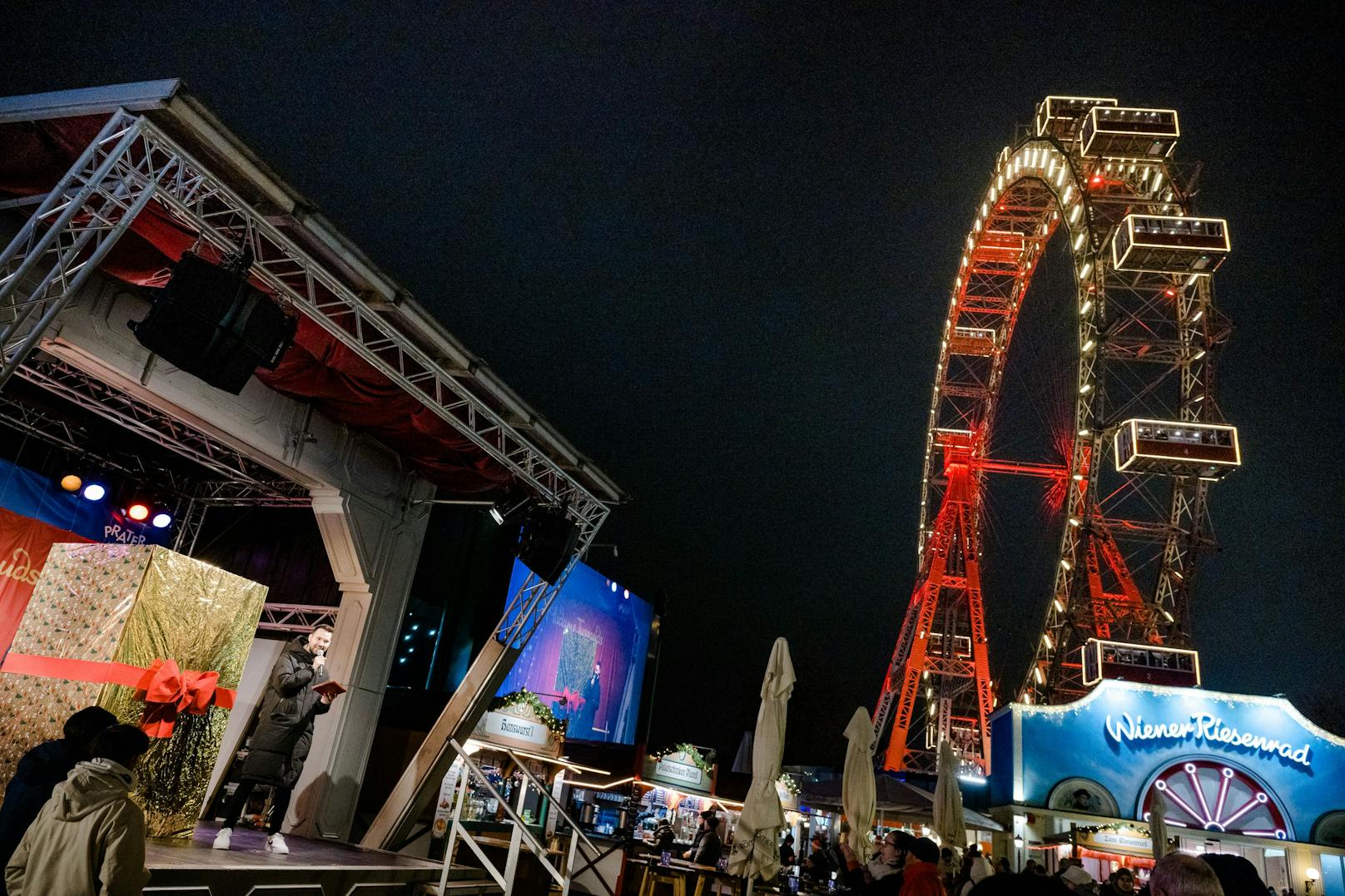 G’Day, Chris! "Thor"-Star Chris Hemsworth gibt es ab jetzt doppelt: Am Montag wurde die Wachs-Figur am Prater Wintermarkt am Wiener Riesenradplatz enthüllt.