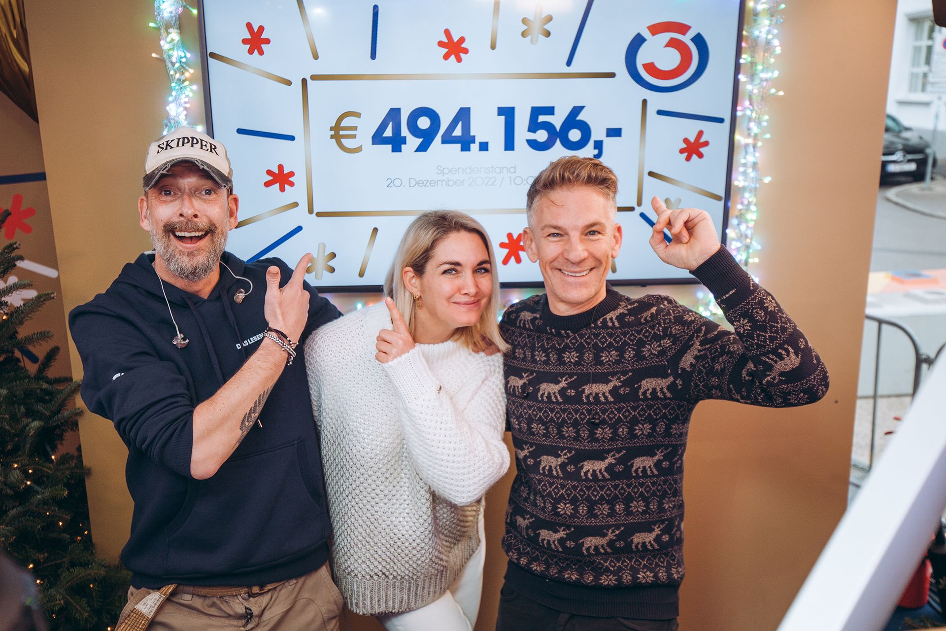 Robert Kratky, Gabi Hiller und Andi Knoll beim Ö3-Weihnachtswunder 2023.