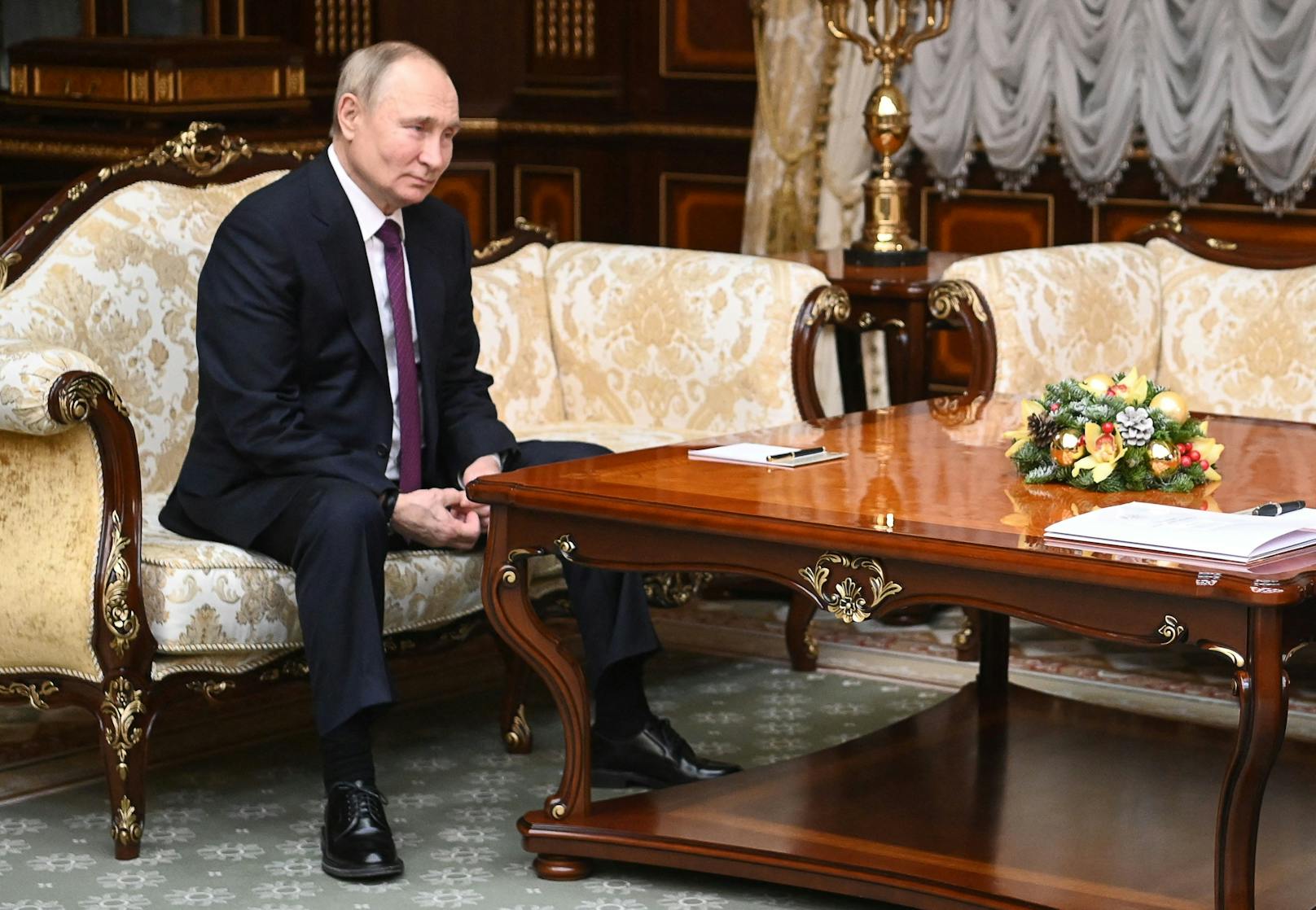 Während die Kontakte der beiden Staatschefs regelmäßig und häufig sind, ist es der erste Besuch Putins in Belarus seit drei Jahren.