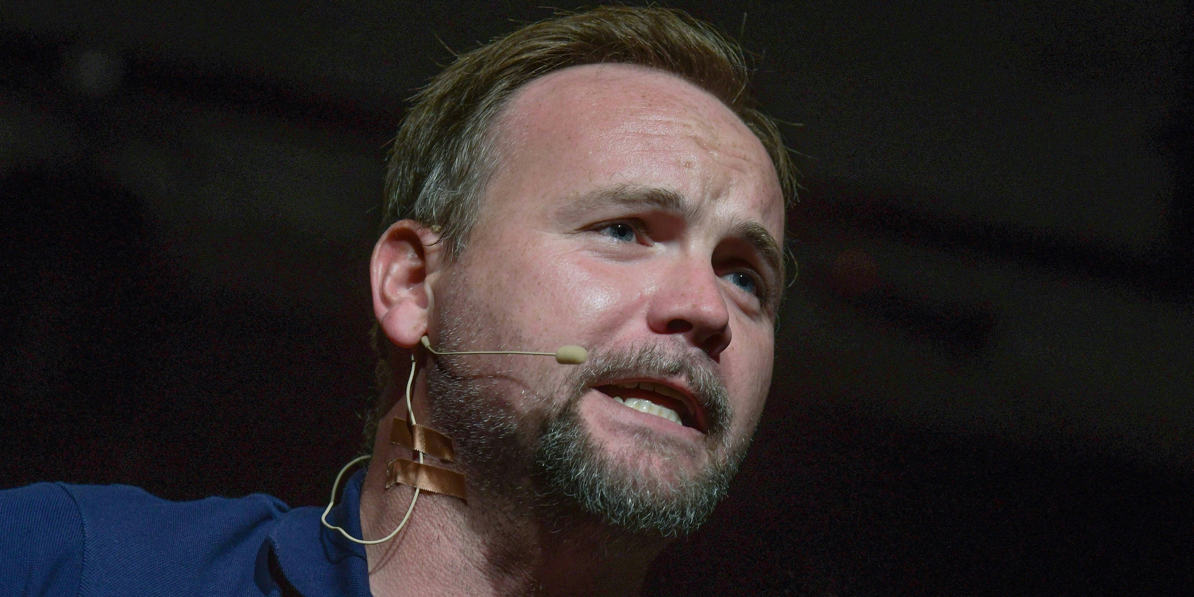 Auftritt des Kabarettisten Thomas Stipsits im Kulturzentrum Steyrermühl. Dieses Bild zeigt thomas Stipsits 2018 - Auftritt des Kabarettisten Thomas Stipsits im Kulturzentrum Steyrermühl *** Performance of the cabaret artist Thomas Stipsits in the cultural center Steyrermühl This image shows thomas Stipsits appearance in 2018 of the cabaret artist Thomas Stipsits in the cultural center Steyrermühl  