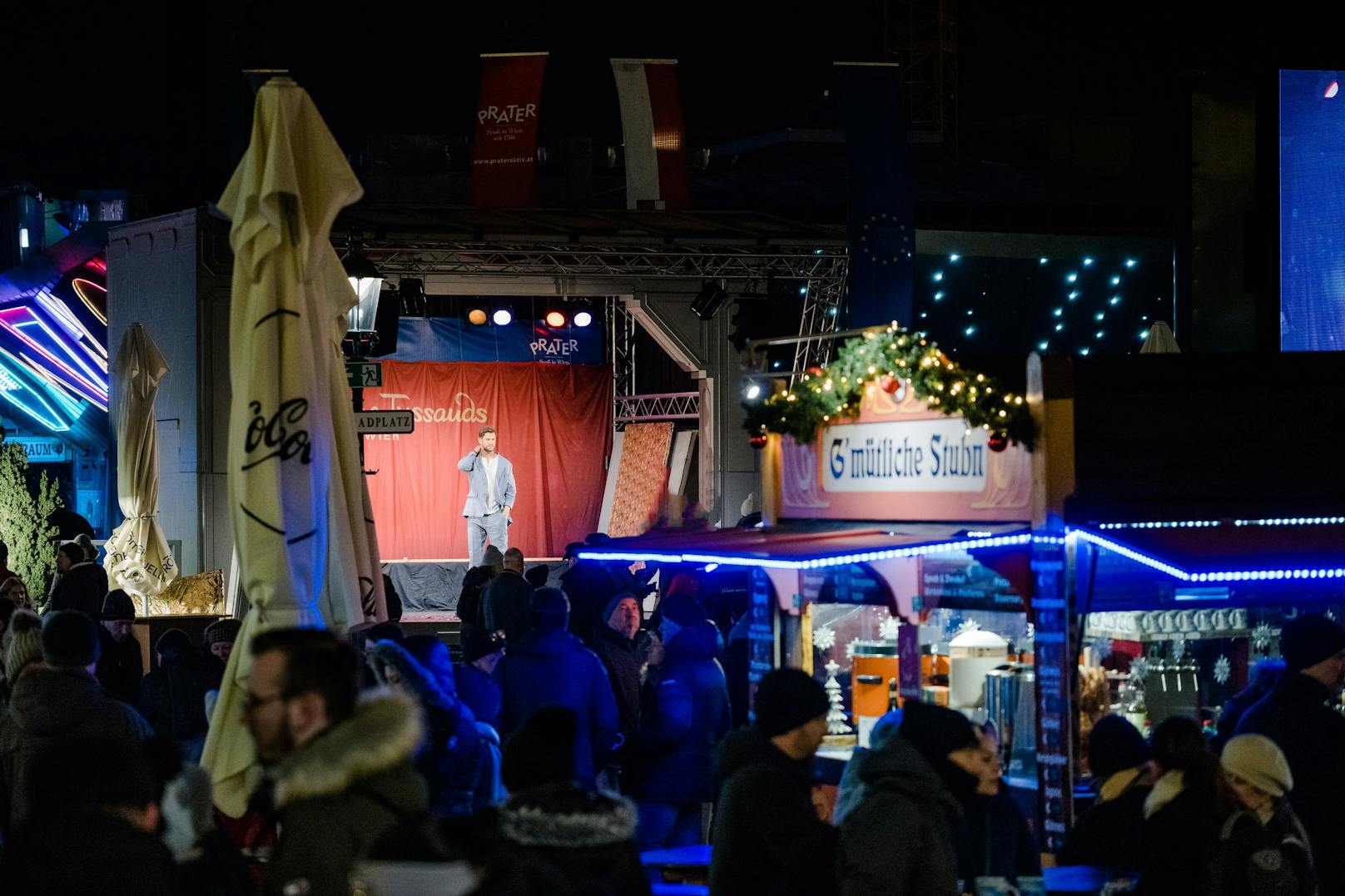 G’Day, Chris! "Thor"-Star Chris Hemsworth gibt es ab jetzt doppelt: Am Montag wurde die Wachs-Figur am Prater Wintermarkt am Wiener Riesenradplatz enthüllt.