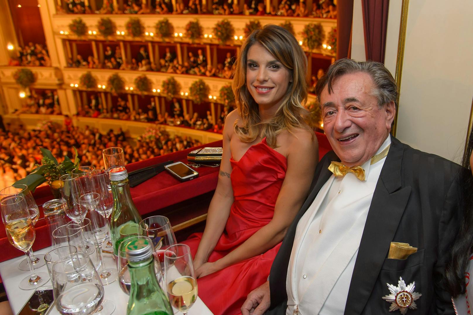Elisabetta Canalis und Richard Lugner am Opernball 2015.