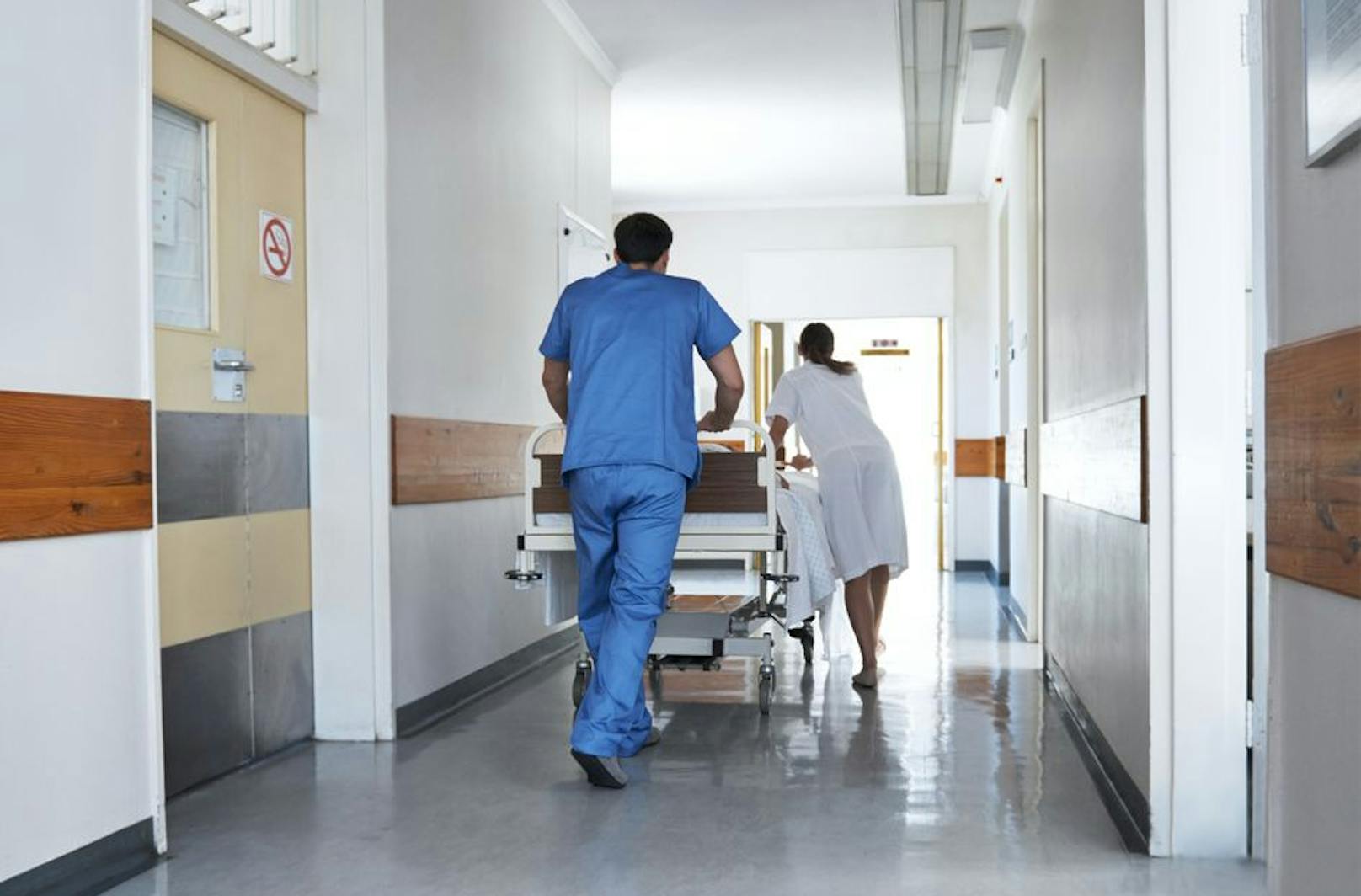 Die Beschäftigten in Privatklinikanstalten halten am Dienstag einen dreistündigen Warnstreik ab.&nbsp;