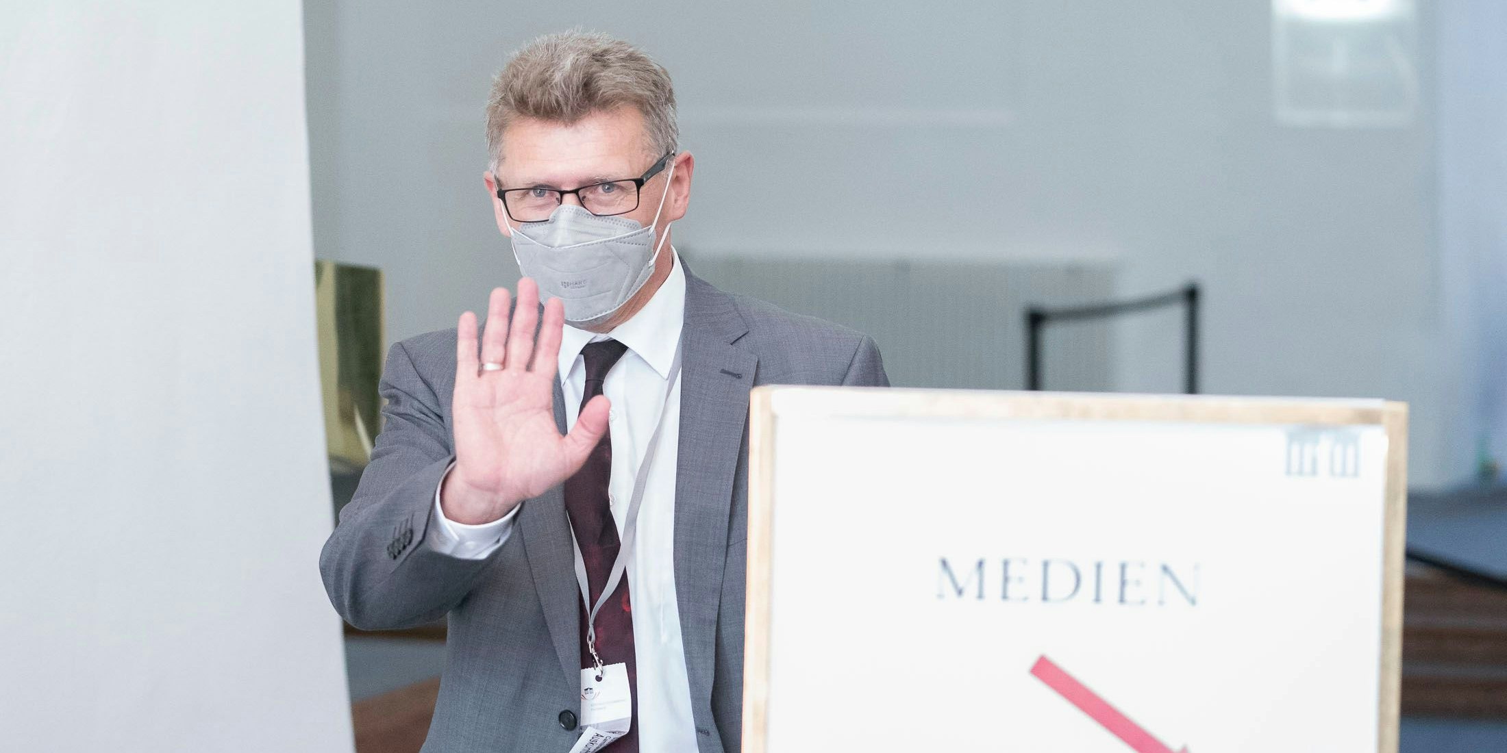 Ex-Oberstaatsanwalt Johann Fuchs vor dem U-Ausschuss (Archivbild).