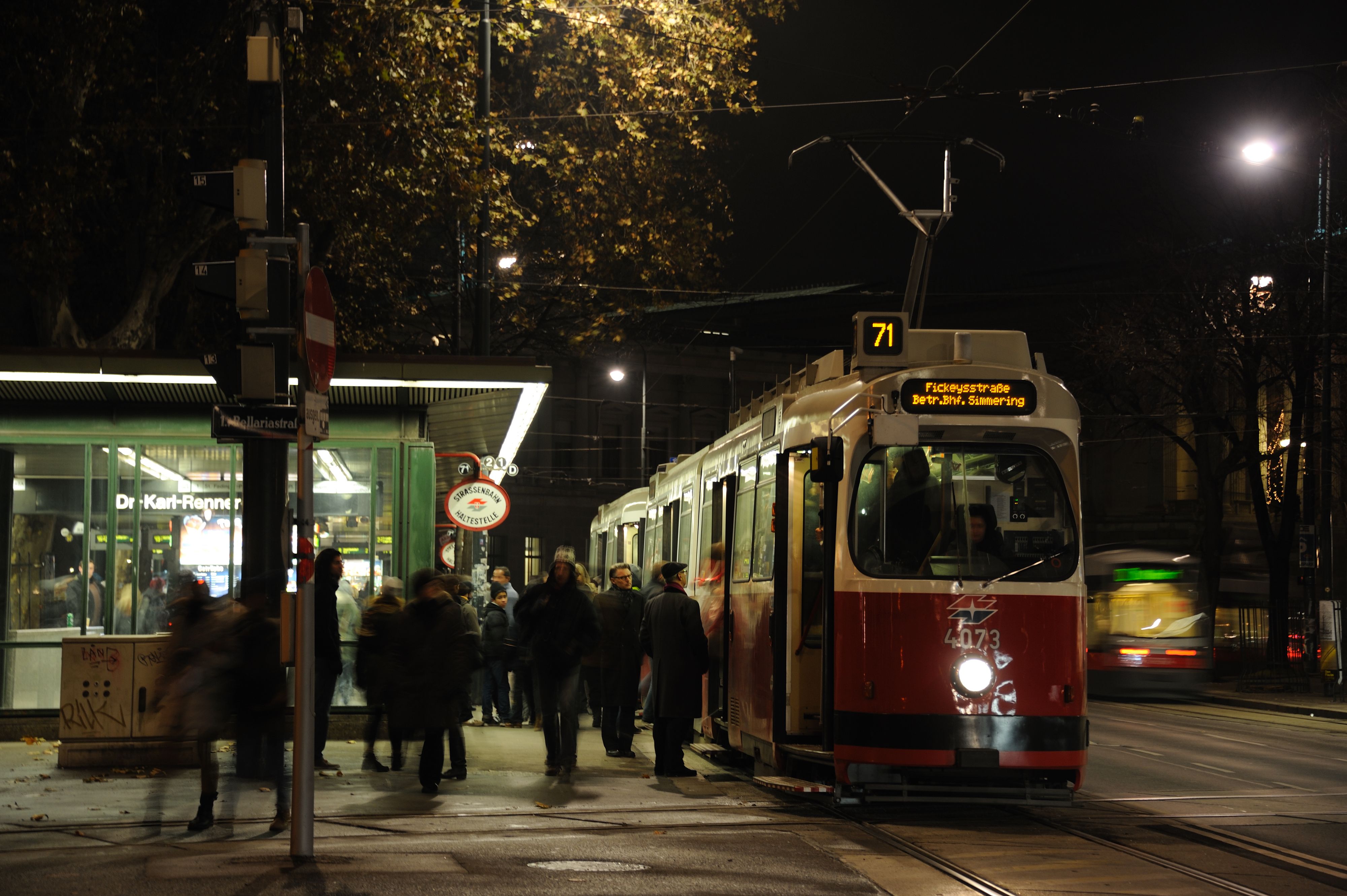 Viele Wiener ärgern sich derzeit über lange Öffi-Wartezeiten. (Symbolbild)