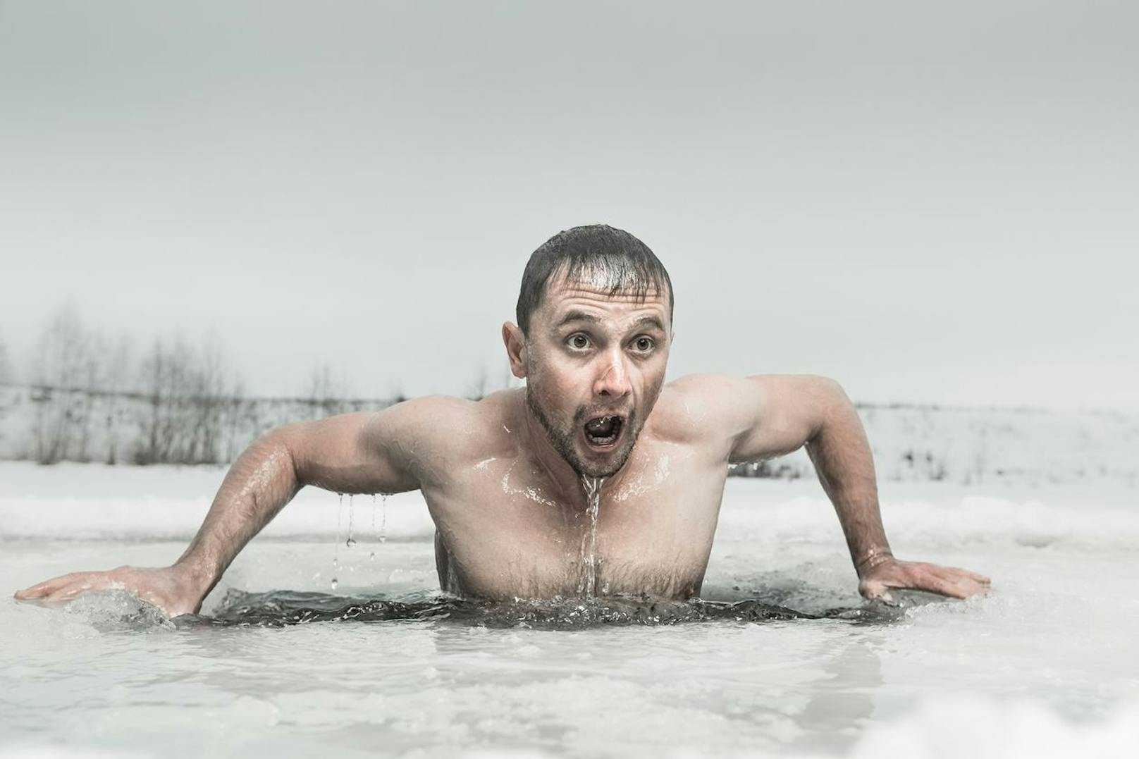 Abenteuerlustige sollten den Sprung ins kalte Wasser meiden. Das heißt: Keine Seen mehr, die deine Haut zum Anschwellen und deinen Kreislauf belasten könnten. 