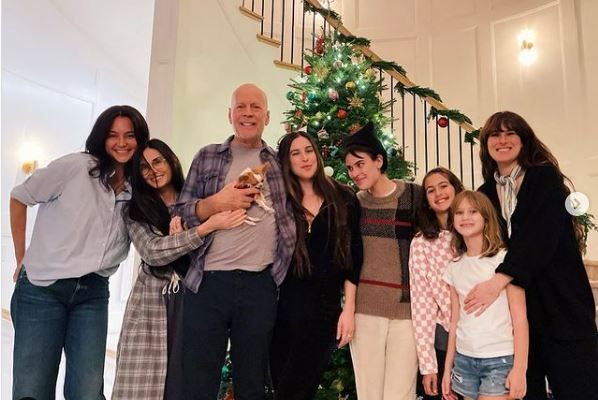 Die Familie von Bruce Willis und Demi Moore. (v.l.n.r.) Emma Henning, Demi Moore, Bruce Willis, Scout, Tallulah, Mabel Ray, Evelyn Penn und Rumer