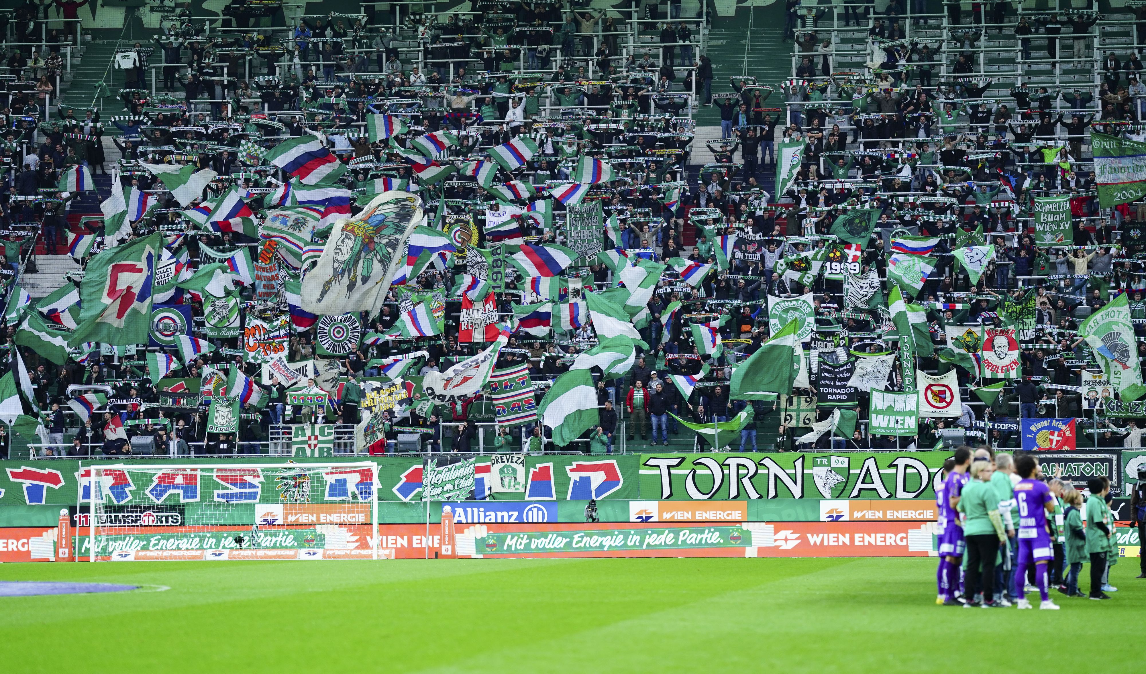 Die Rapid-Fans des Block West.