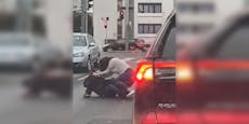 Video! Frauen prügeln sich auf offener Straße in Wien