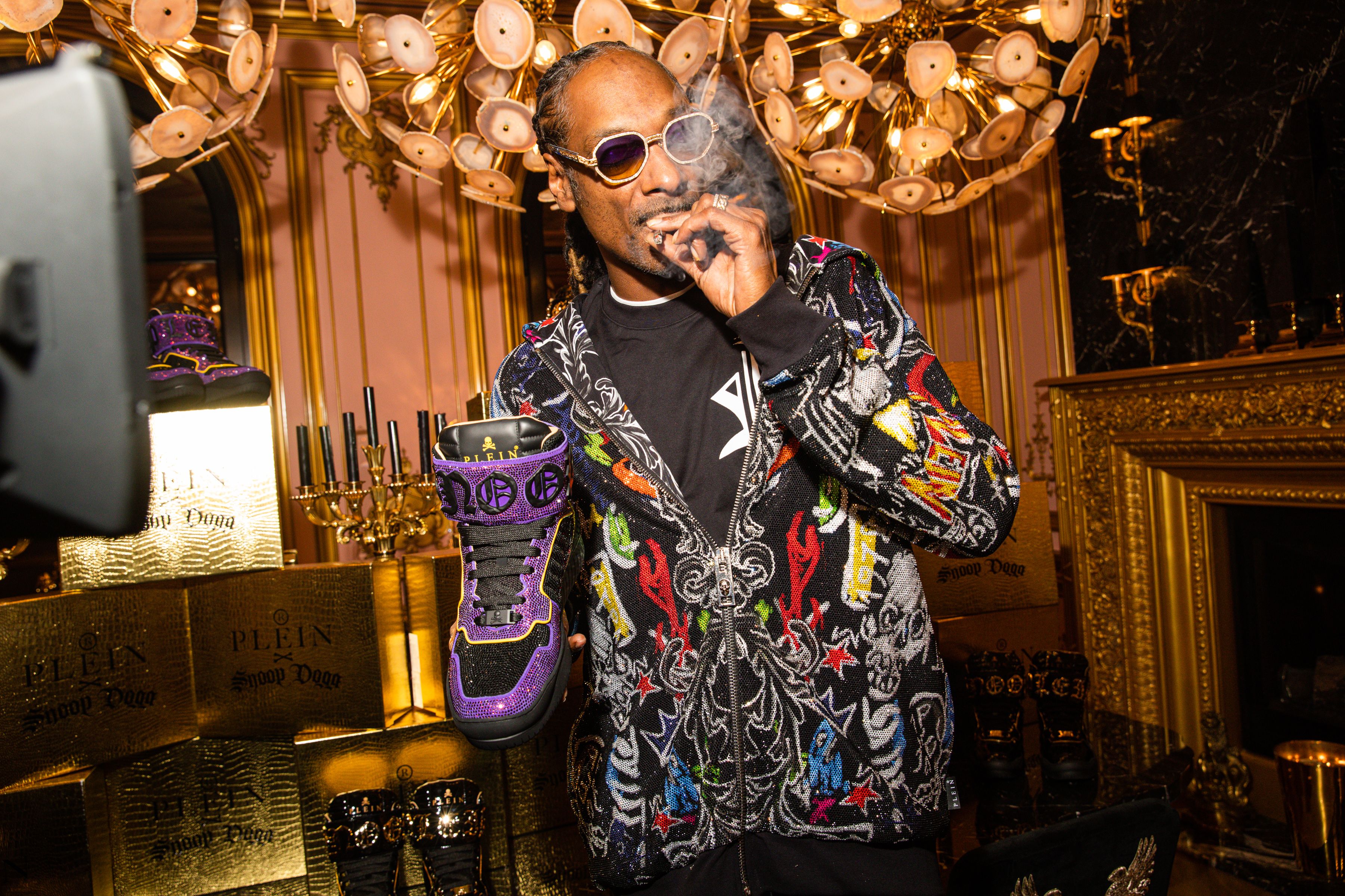 <strong>Snoop Dogg</strong> stellte in Los Angeles gerade seinen mit <strong>Philipp Plein</strong> designten Sneaker vor.