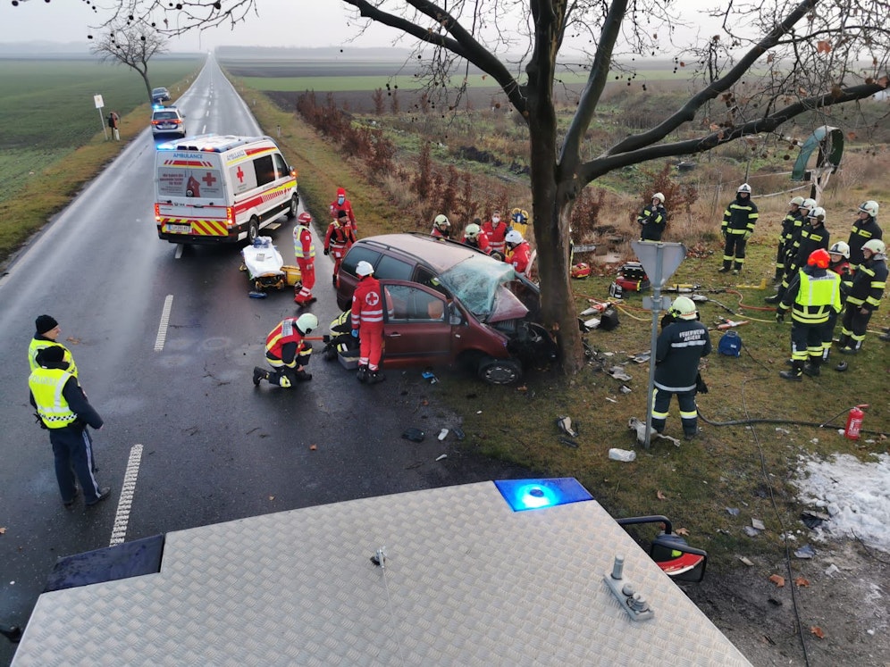 Der 61-Jährige wurde beim Unfall schwer verletzt und musste ins Spital geflogen werden.