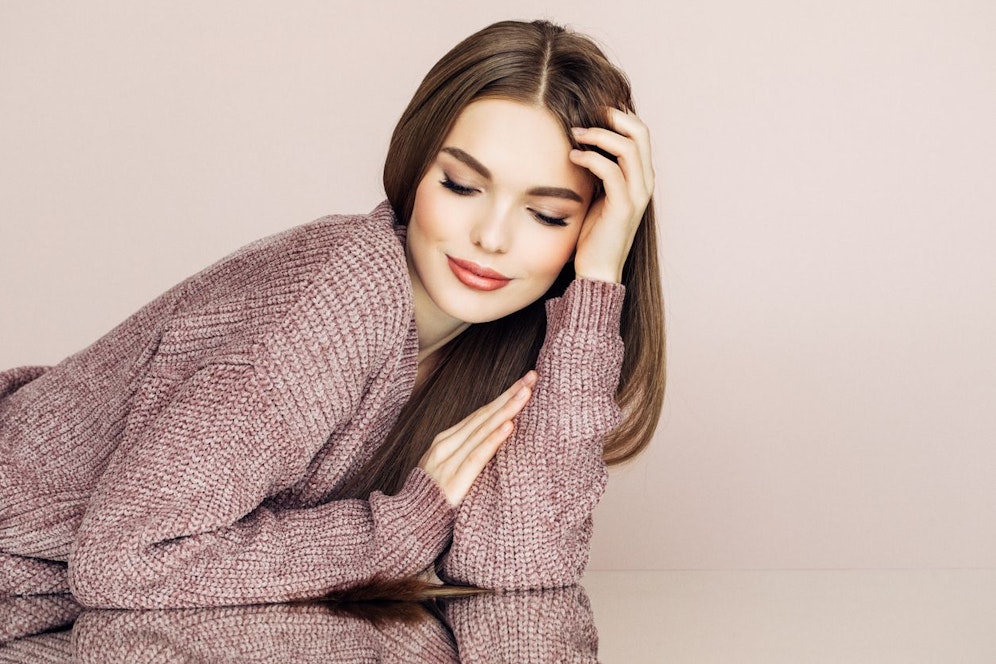 Mit diesem Make-Up-Look siehst du selbst an den kältesten Wintertagen entzückend aus. 