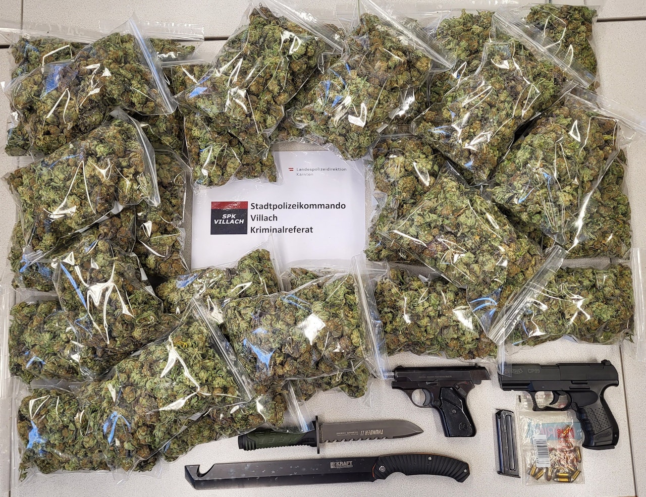 Heute.at - 5,5 Kilo Gras und illegale Waffe – Kärntner (43) in Haft