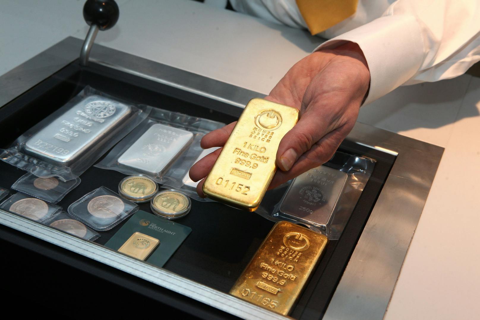 Gold sei in Österreich als Anlage beliebter als Aktien und Immobilien, steht in einer Studie der HSG.