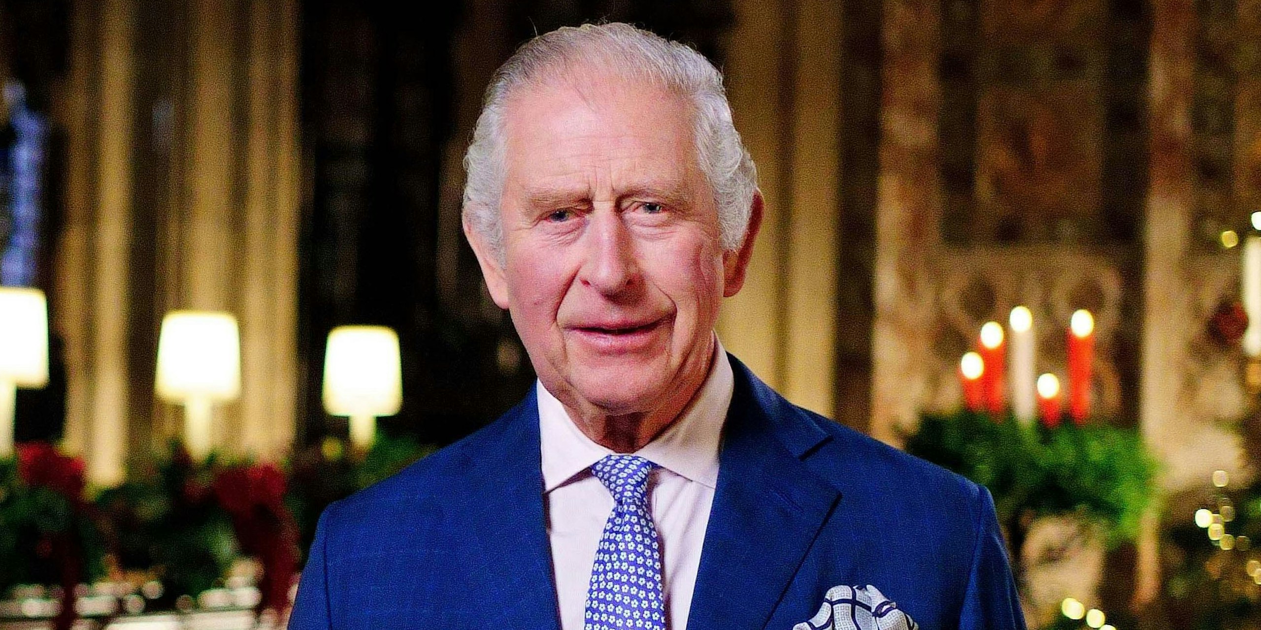Download von www.picturedesk.com am 25.12.2022 (20:47).  Previously unissued photo dated 13/12/22 of King Charles III during the recording of his first Christmas broadcast in the Quire of St George's Chapel at Windsor Castle, Berkshire. Issue date: Friday December 23, 2022. - 20221213_PD19667 - Rechteinfo: Rights Managed (RM)