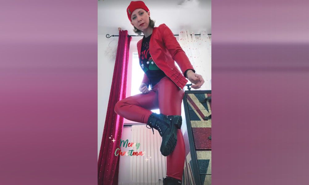 Rebecca Rapp verkleidet sich zu Weihnachten als sexy Elf.