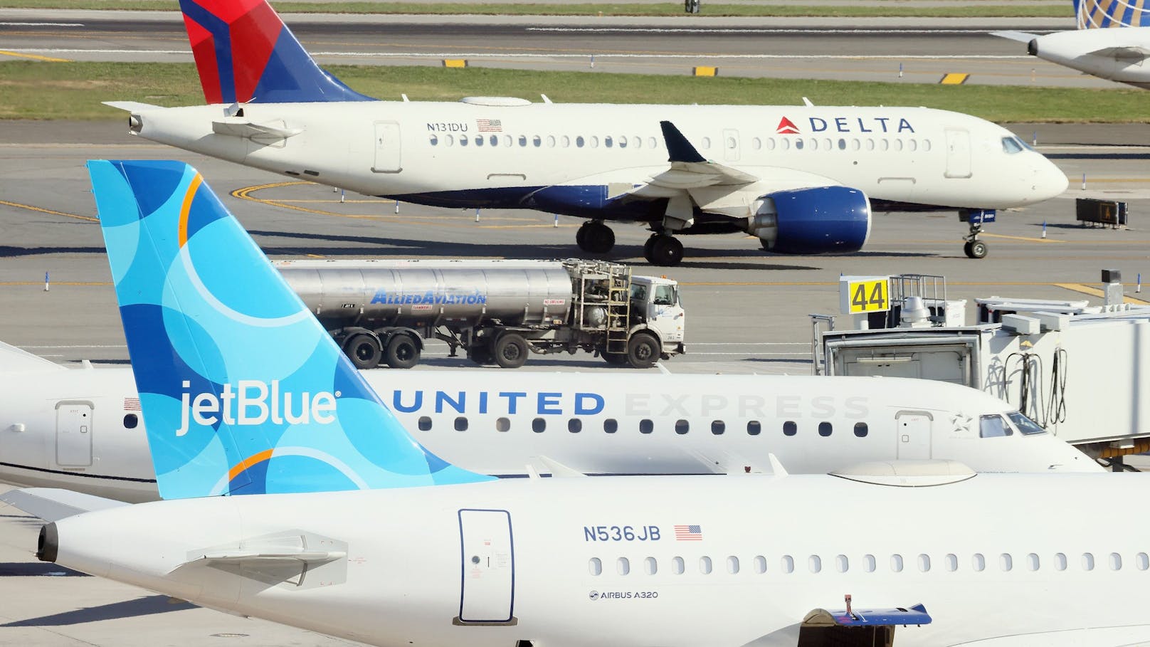 Die Batterie im Laptop eines Flugpassagiers fing am Samstagabend plötzlich Feuer. Die Maschine der Airline JetBlue war kurz zuvor gelandet. 