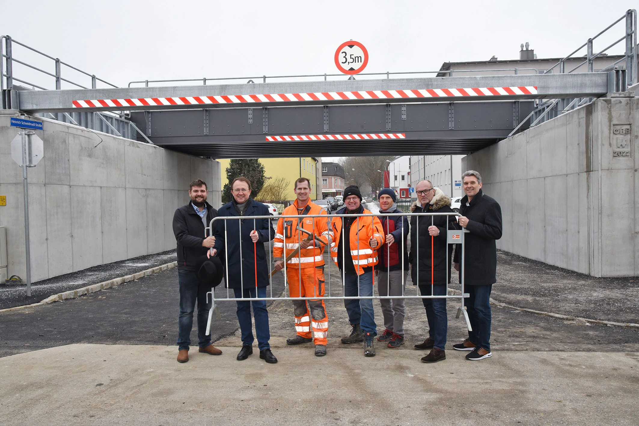 Mirza Sacic (Trinkwasserversorgung), Bürgermeister Matthias Stadler, Josef Hackl und Franz Hager (Fa. Leyrer & Graf), Martin Petermann (Bauverwaltung), Baudirektor Wolfgang Lengauer und Anton Waxenegger (Fernwärme St. Pölten).