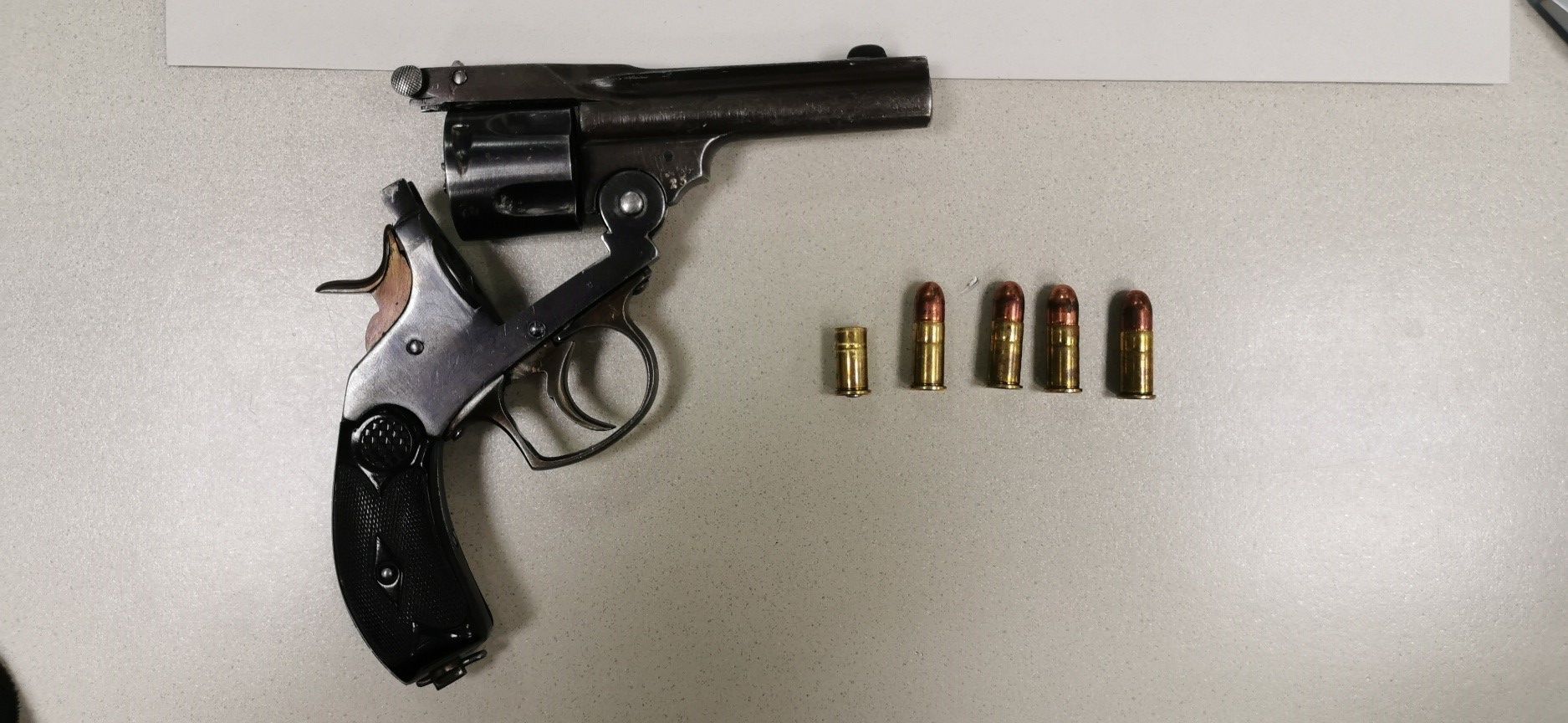 Die Polizei stellte beim betrunkenen Wiener diese Waffe sicher.