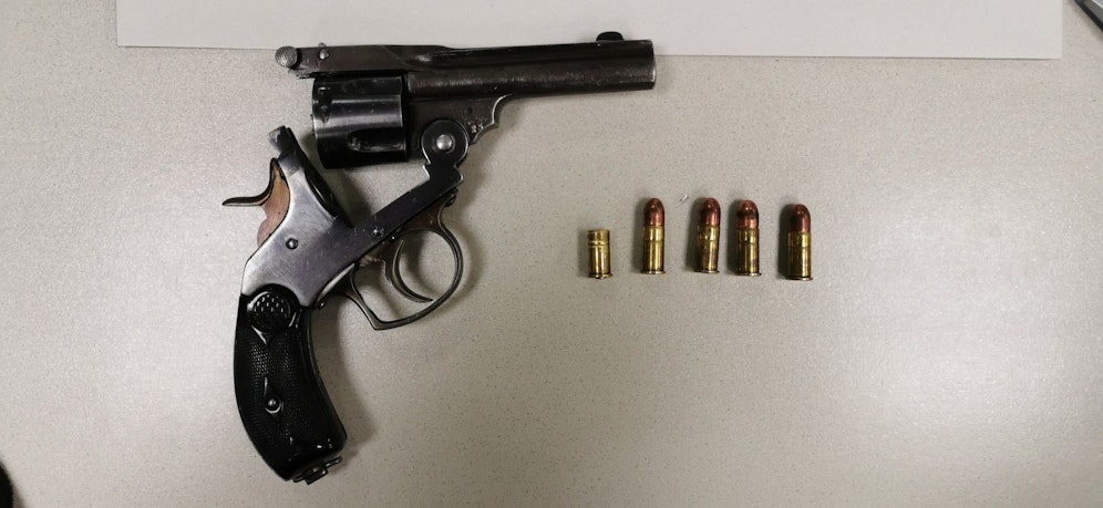 Die Polizei stellte beim betrunkenen Wiener diese Waffe sicher.