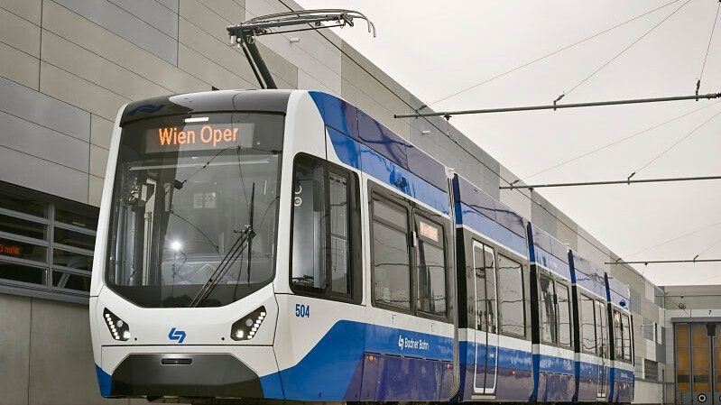 Die neue Badner Bahn fährt ab sofort von Wien nach Baden. 