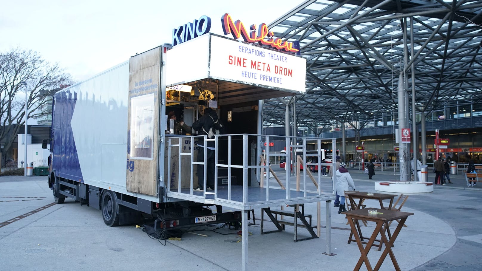 Am Praterstern gibt es jetzt ein mobiles Kino im Lkw.&nbsp;