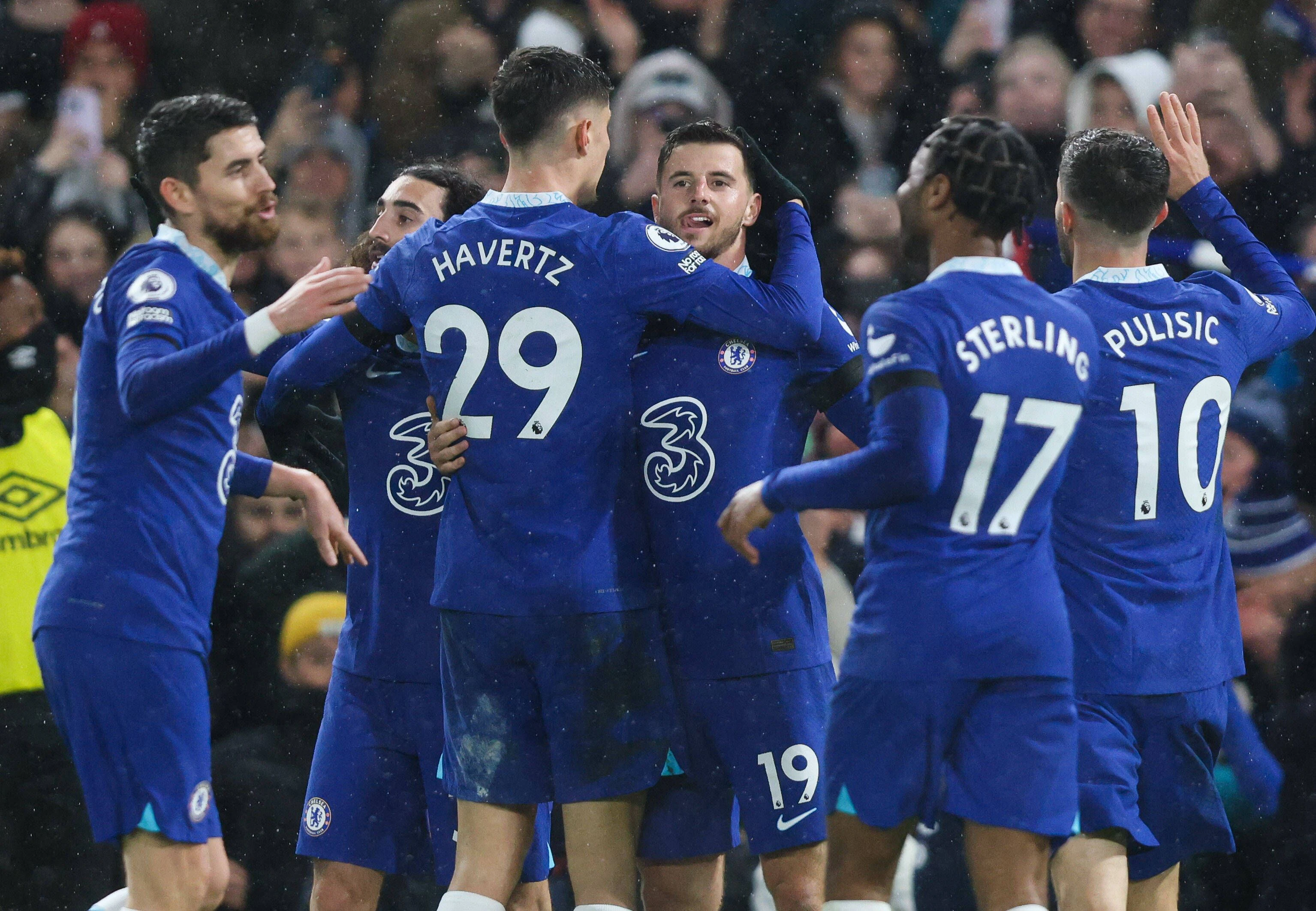 Die Chelsea-Spieler jubeln über einen Heimsieg. 