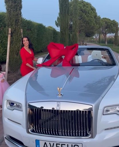 Georgina Rodriguez mit dem extravaganten Weihnachtsgeschenk für ihren Cristiano.