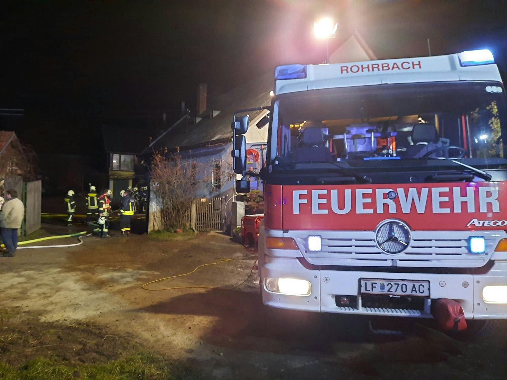Brand in Hainfeld: Einsatzkräfte vor Ort