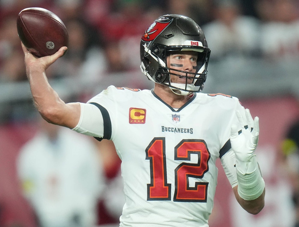 Tom Brady könnte noch eine Saison in der NFL bleiben. 
