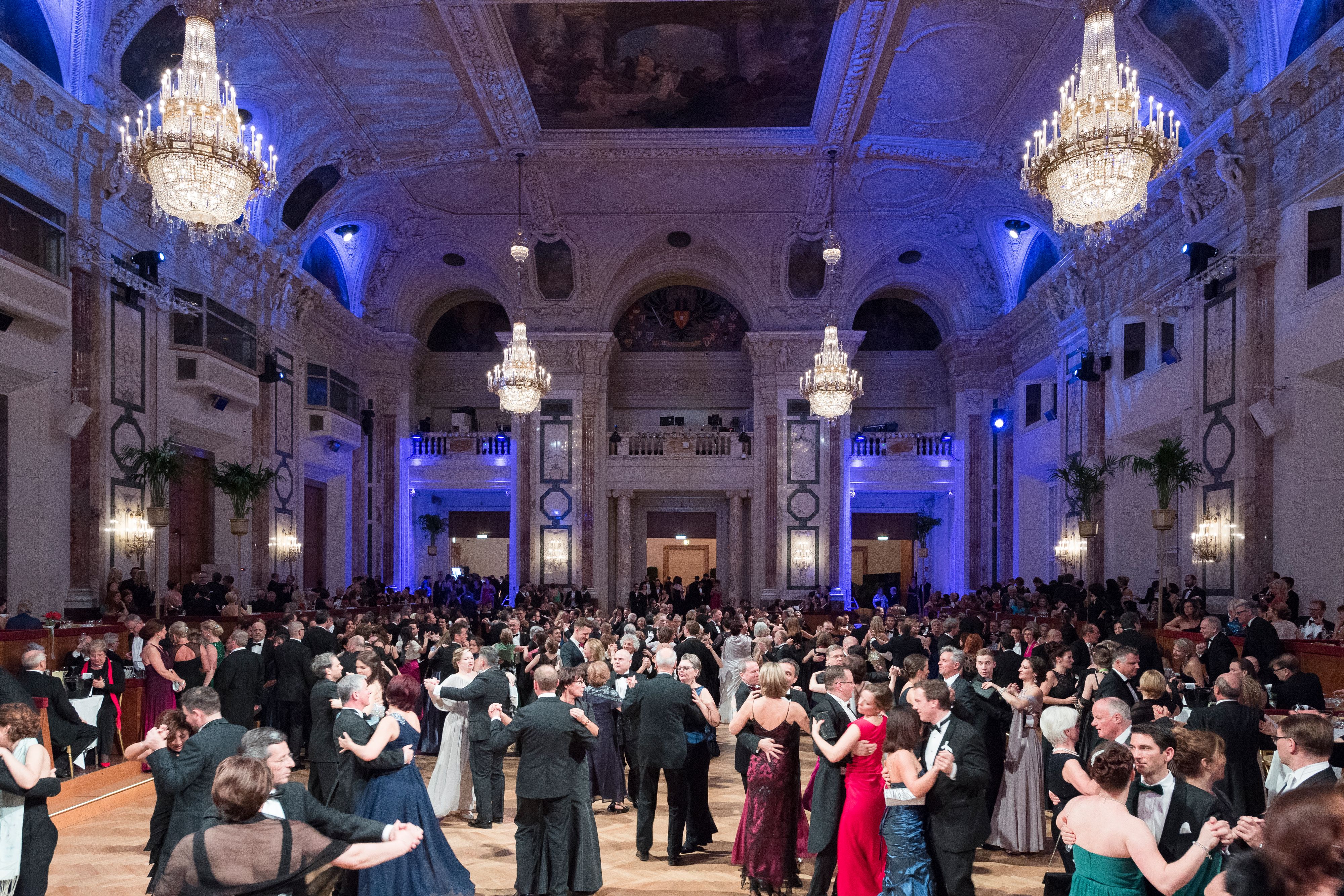 Ball der Wiener Wirtschaft in der Hofburg.