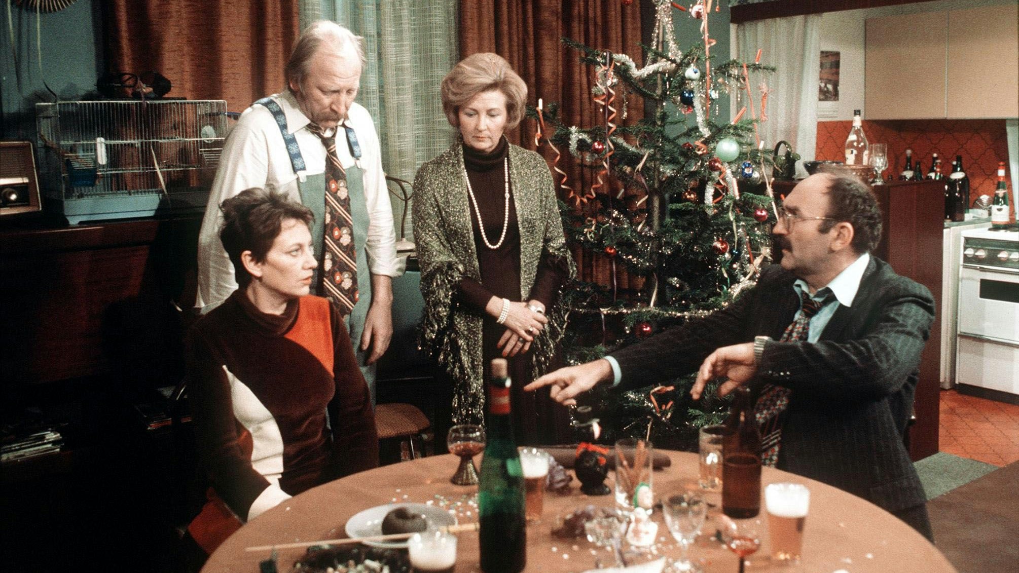 Bei Familie Sackbauer steht um 22.20 Uhr auch heuer wieder die alljährliche "Jahreswende" bevor