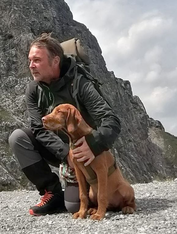 Bürgermeister Andreas Babler mit Hündin "Ika"