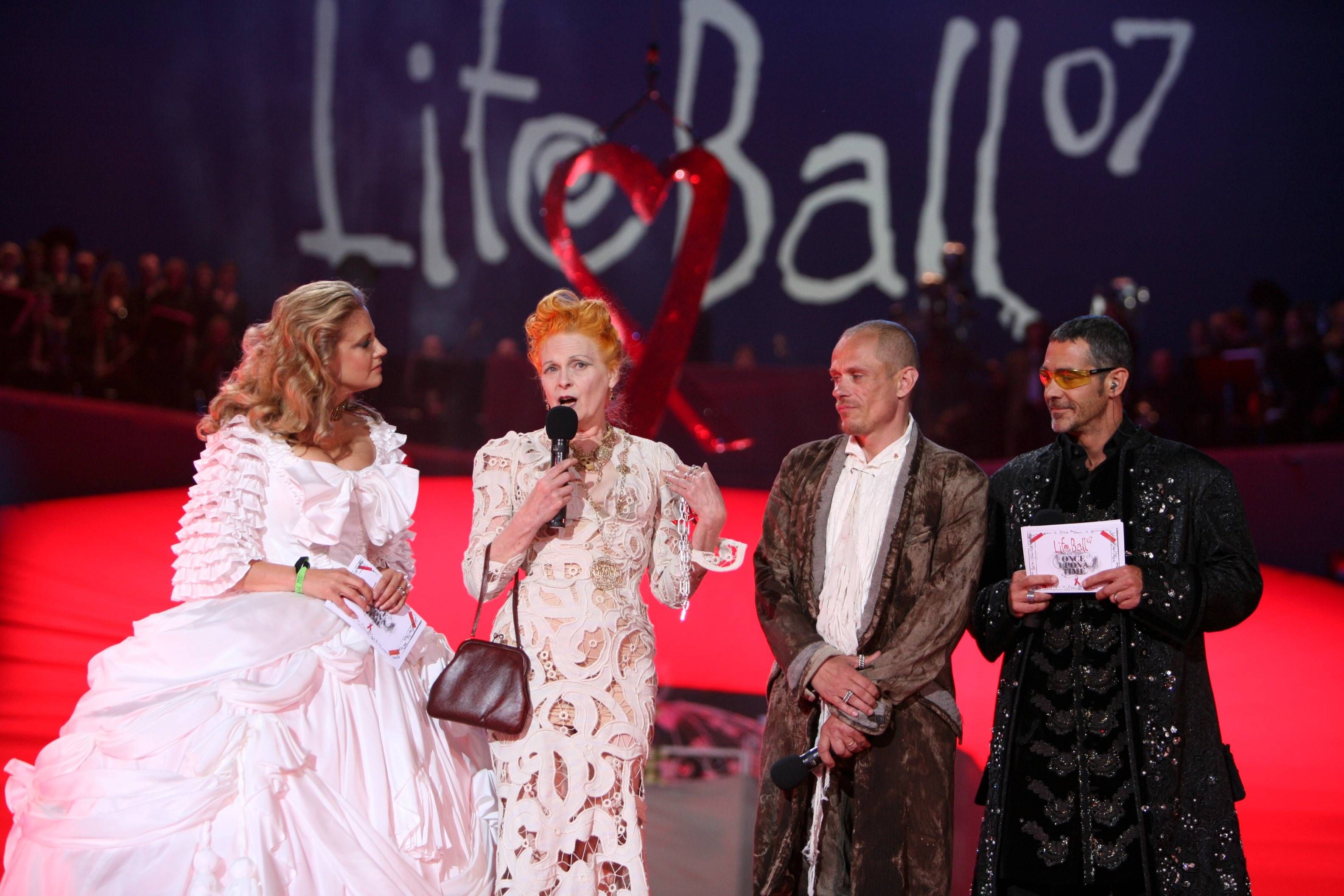 Life Ball 07 - Barbara SCHÖNEBERGER, Vivienne WESTWOOD, Gery KESZLER, Christian CLERICI  Life Ball 07 Barbara Schöneberger Vivienne Westwood Gery Keszler Christian Clerici