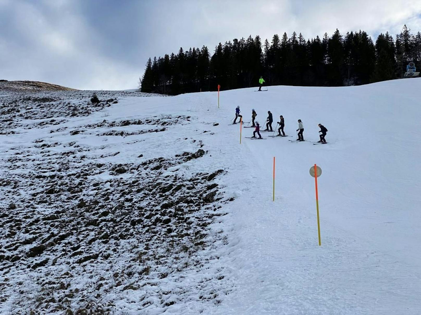 17-Jährige rasen über Piste – beide Skifahrer tot
