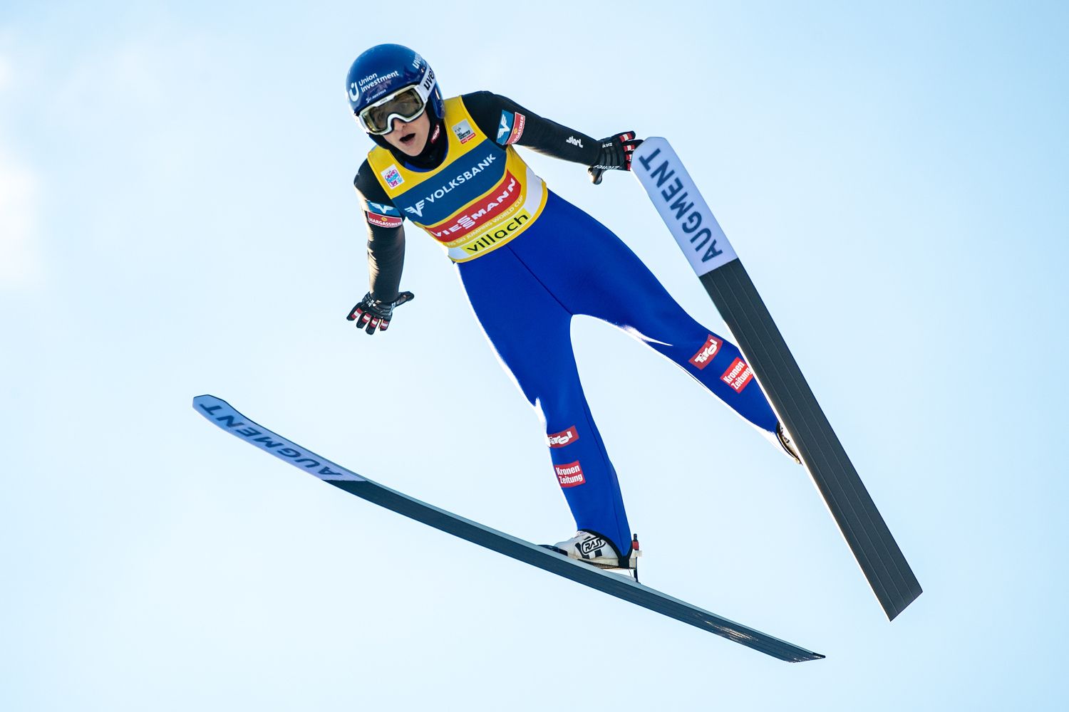 Eva Pinkelnig gewann auch das zweite Springen von Villach. 