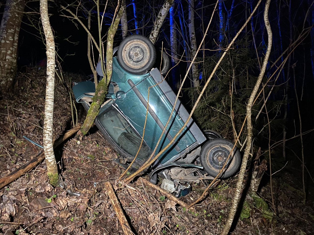 Heute.at - 16-Jähriger schläft hinter Steuer von Mopedauto ein