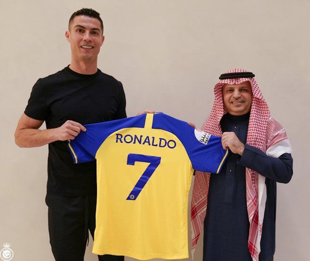 Cristiano Ronaldo hat bei Al-Nassr unterschrieben. 