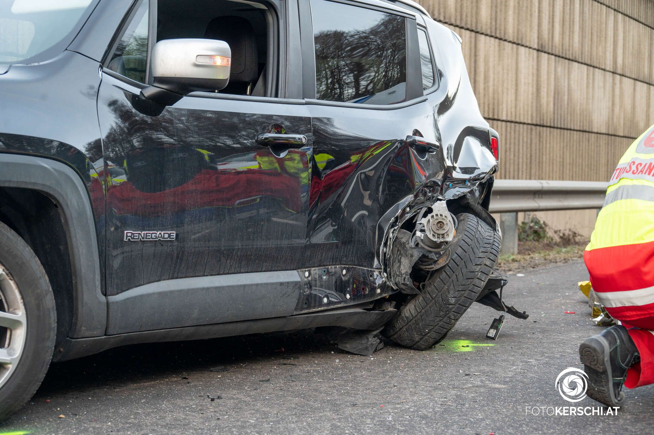 Mehrere Autos wurden bei der Spritztour von vier Jugendlichen zerstört, Personen wurden auch verletzt.