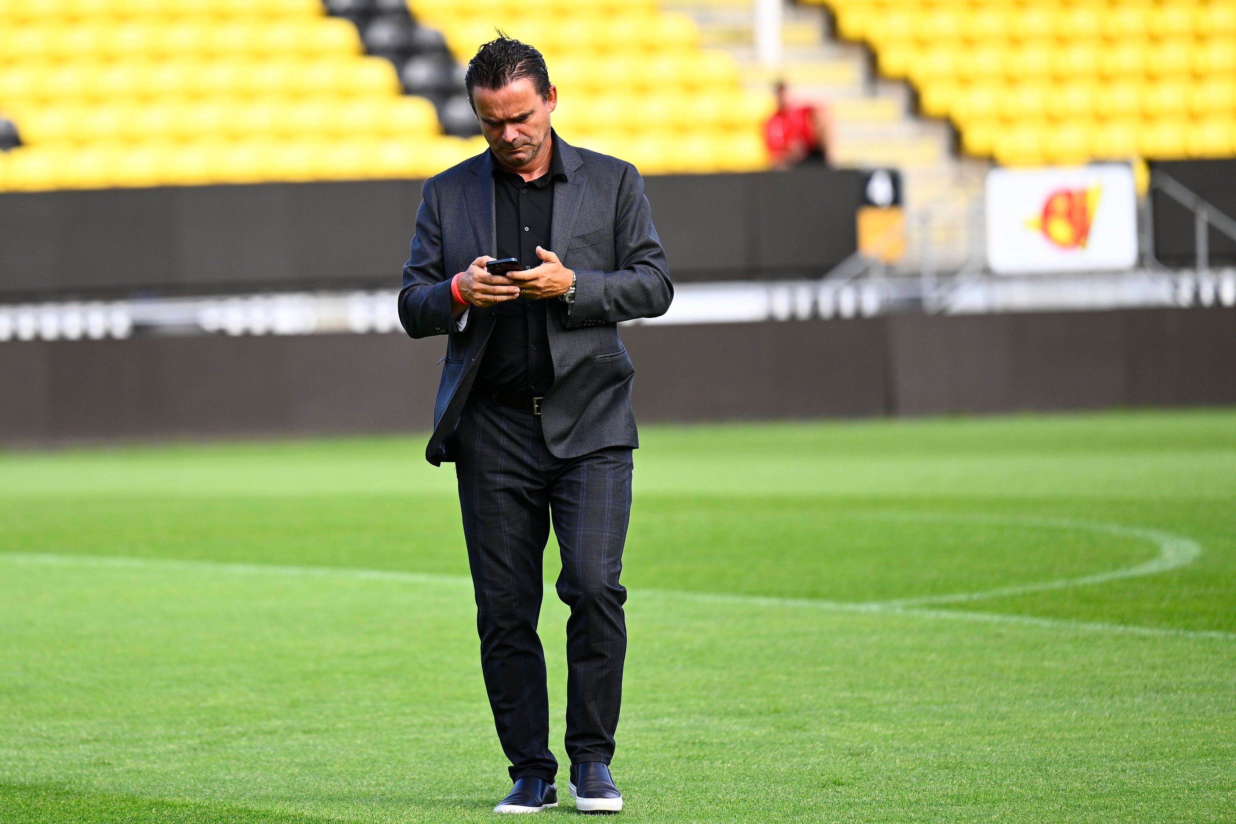 Marc Overmars musste nach einem leichten Infarkt ins Krankenhaus. 