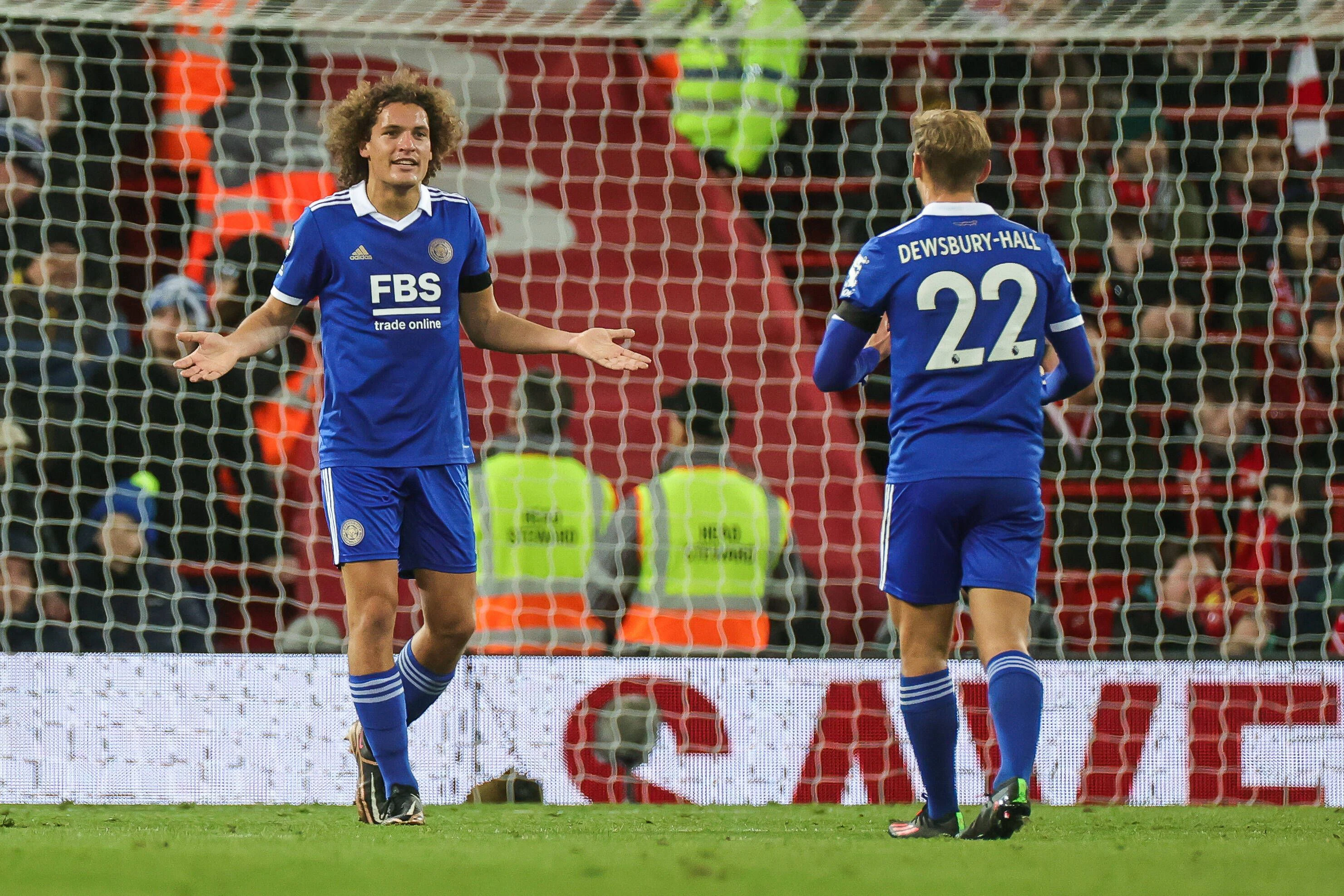 Wout Faes erzielte gegen Liverpool zwei Eigentore. 
