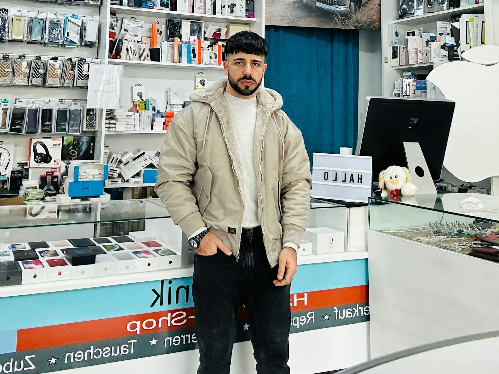 Im Handyshop von Fardi Safi gab es acht Einbruchsversuche – sechs Mal ist es Tätern gelungen wertvolle Ware aus dem Geschäft zu stehlen.