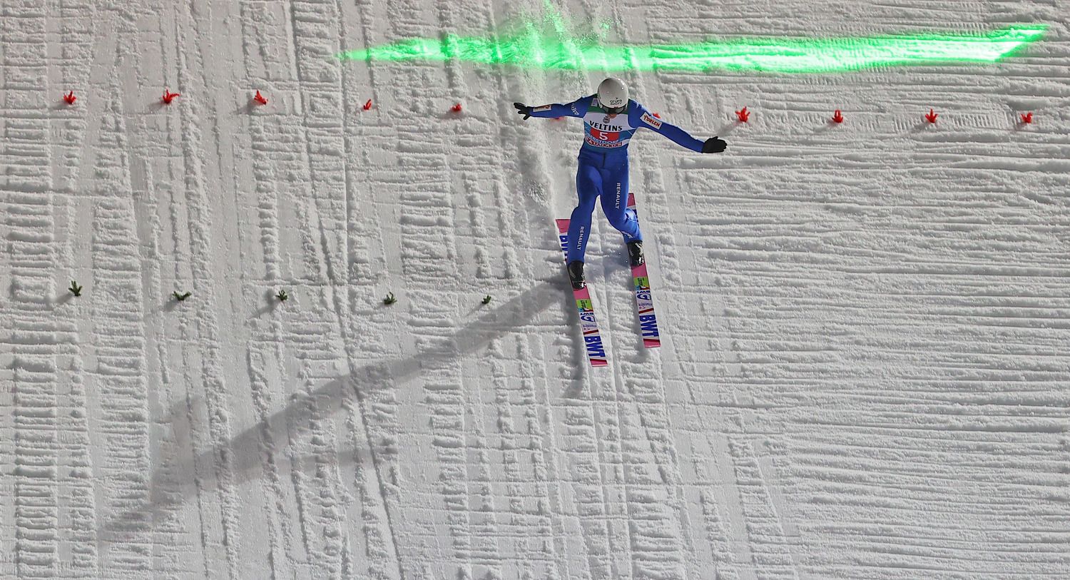 Piotr Zyla schrammte in Oberstdorf knapp an einer Disqualifikation vorbei. 