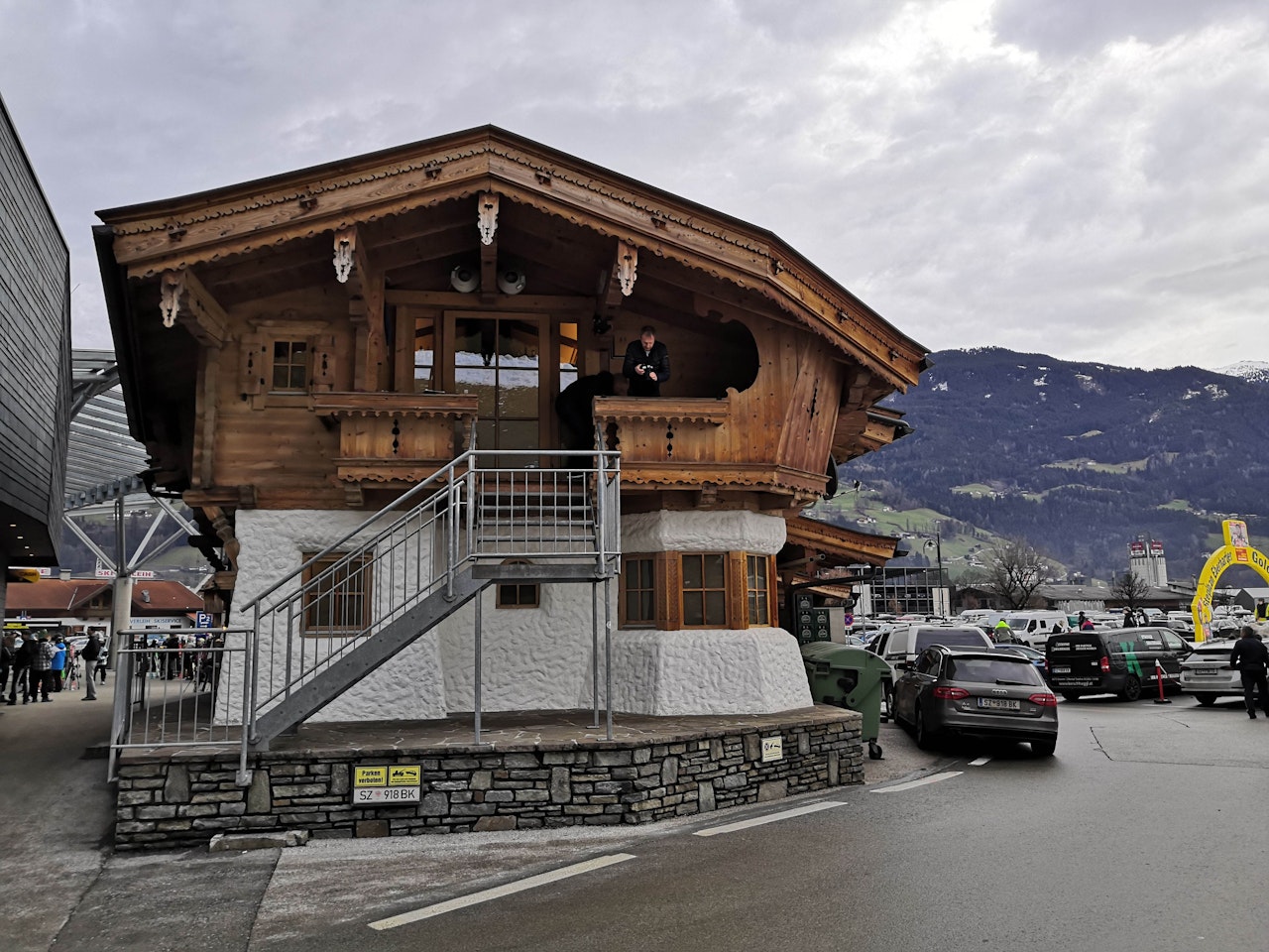 Heute.at - Tödlicher Balkon-Sturz – war Kellner betrunken?