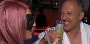 Anwalt Martin Mahrer sorgte im Bademantel im Laufhaus für Gesprächsstoff.