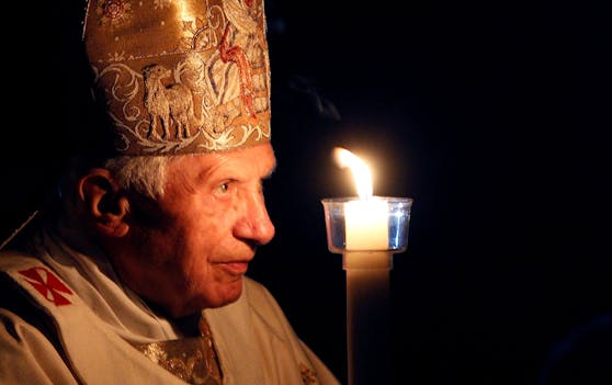 "Herr, ich liebe Dich" – das waren offenbar die letzten Worte von Papst Benedikt XVI. Er wurde im Vatikan aufgebahrt.