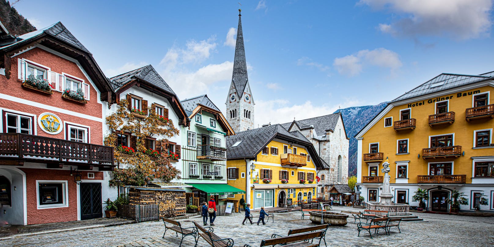 In einer Ortschaft in Oberösterreich soll es für Touristen bald verpflichtende Corona-Tests geben.