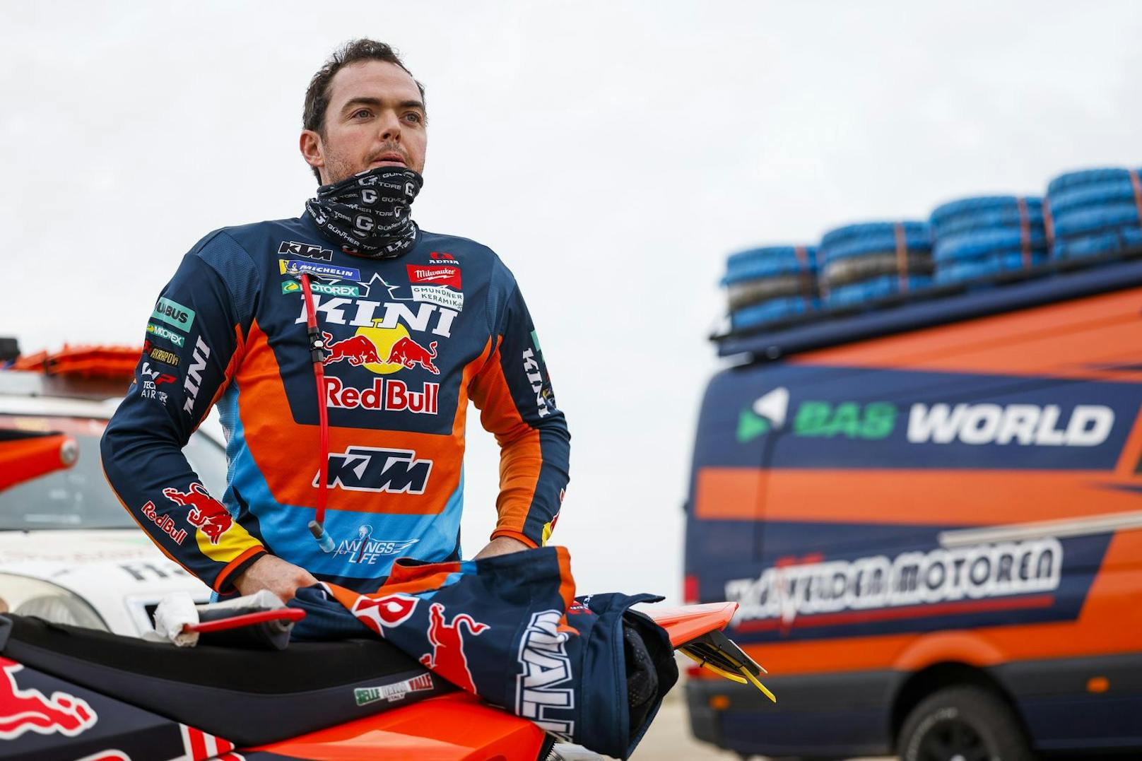 Matthias Walkner stürzt auf der zweiten Etappe der Rallye Dakar.