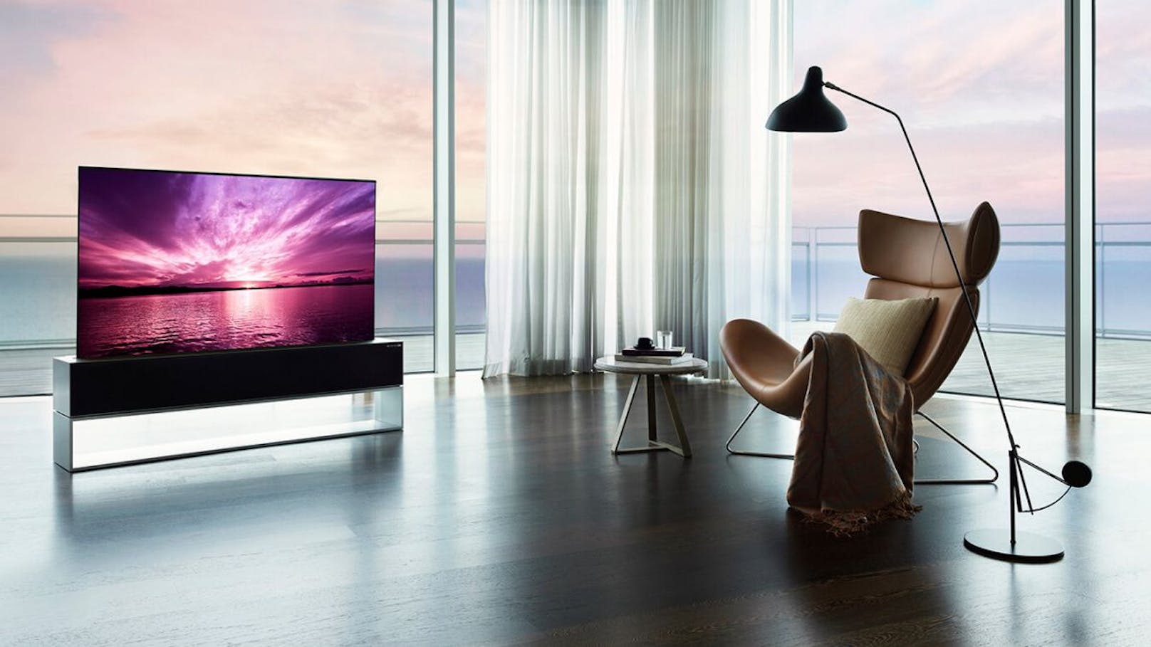 LG stellt neue, aufrollbare und biegsame TVs vor
