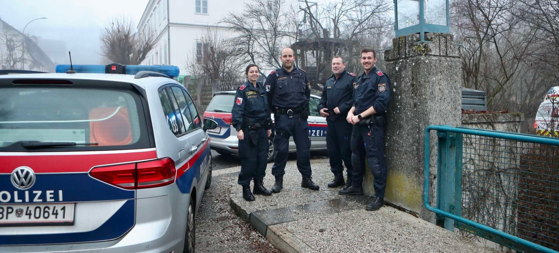 Eine Passantin alarmierte die Polizisten. Die Beamten waren schnell vor Ort.
